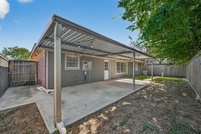 Building Photo - 1407 Somercotes Ln