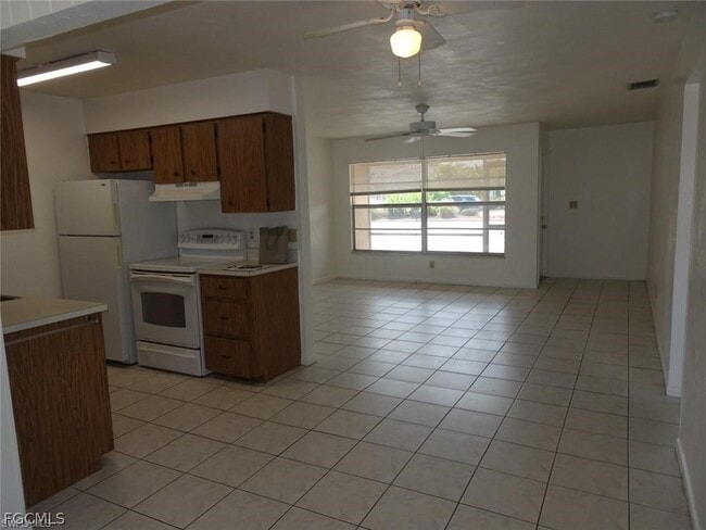 Building Photo - 221 Cape Coral Pkwy W