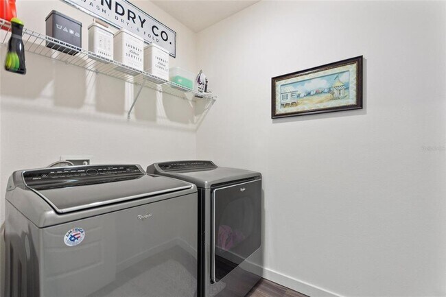 Building Photo - 421 Chayne Pl