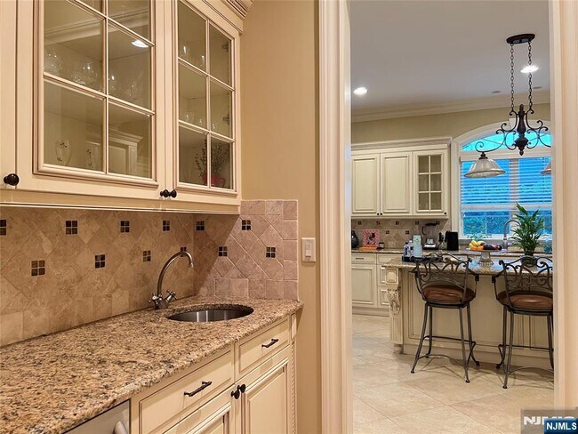 Building Photo - 22 Reiner Pl