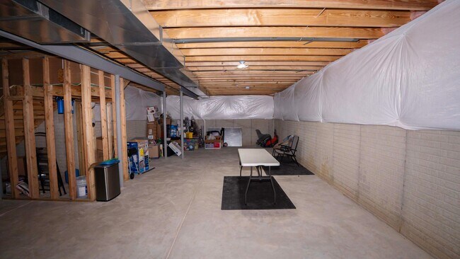 Building Photo - 7320 Blackwell Dr