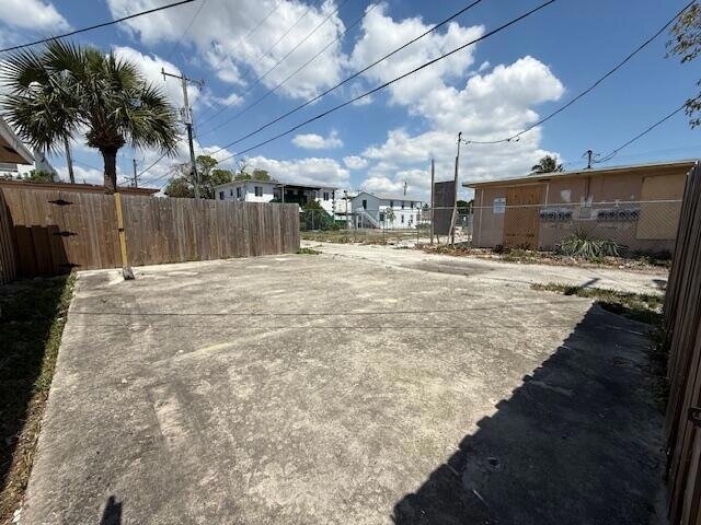Building Photo - 905 9th St