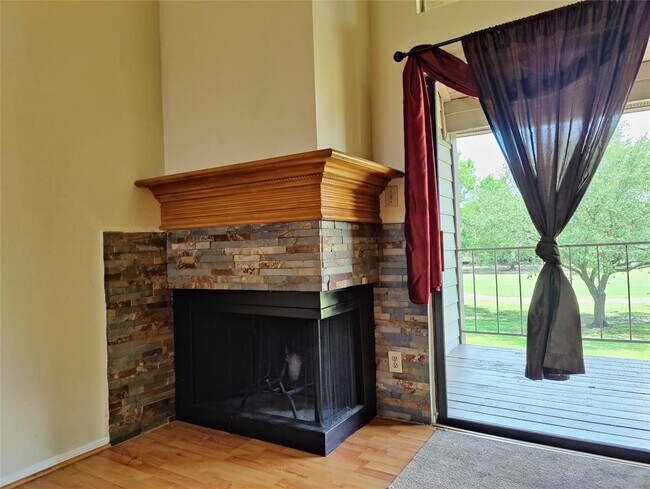 Building Photo - 8279 Sands Point Dr