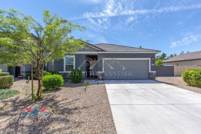 Building Photo - 5771 E Thetis Dr