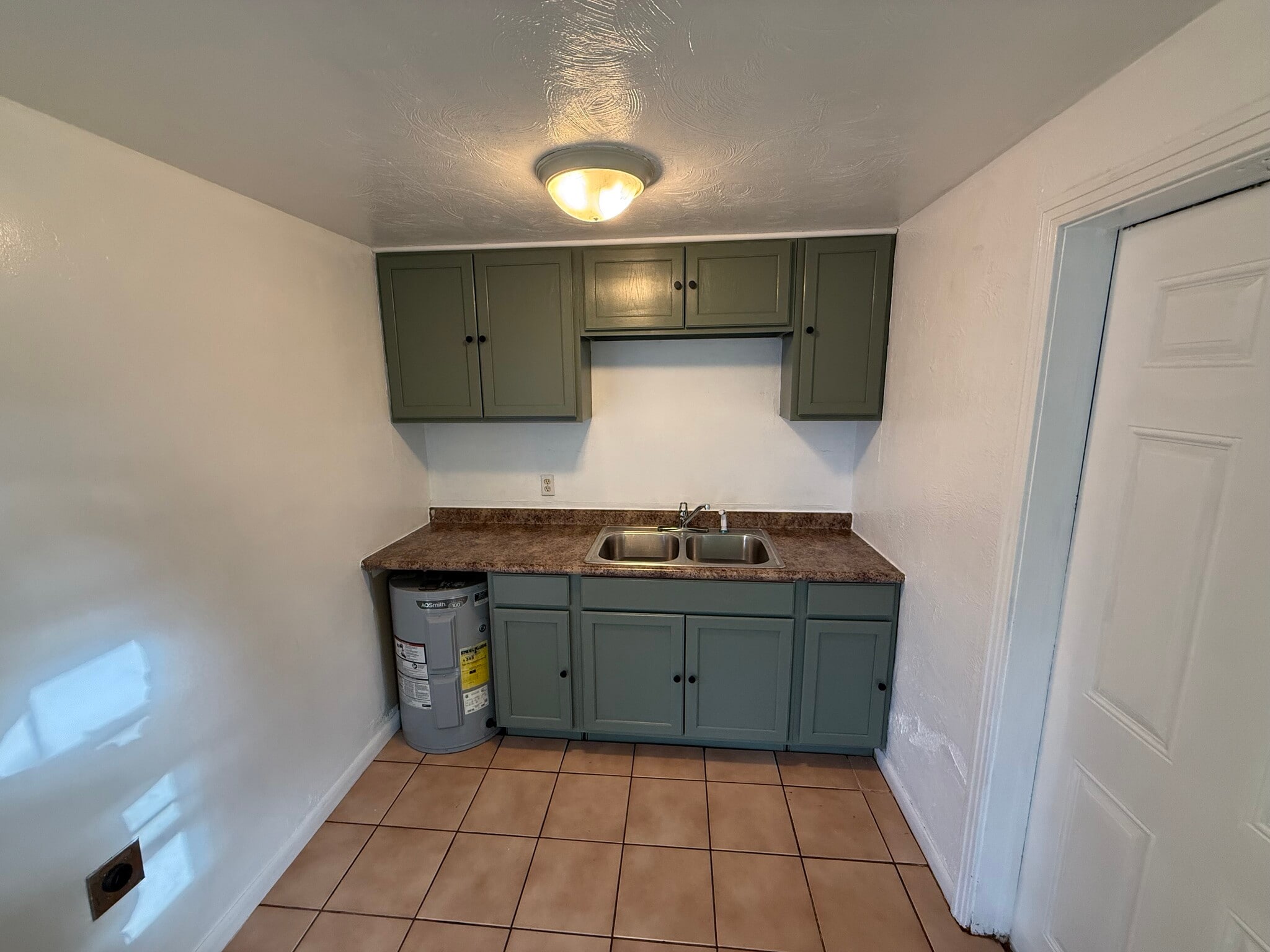 Building Photo - 69 E Seminole Ave