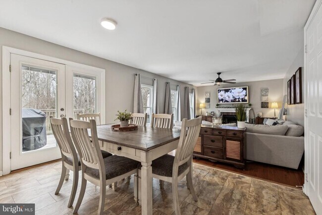 Building Photo - 14 Willow Glen Ct