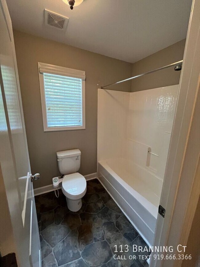 Building Photo - 113 Branning Ct