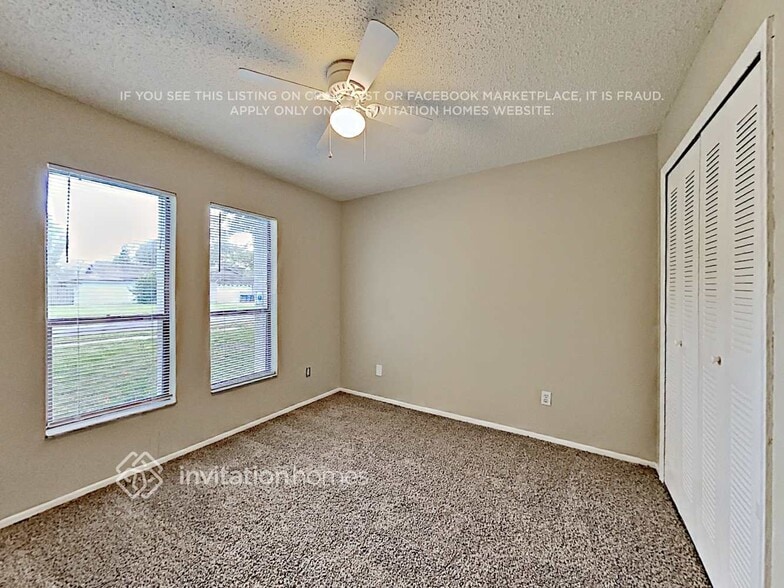 Building Photo - 2212 Cornell Dr