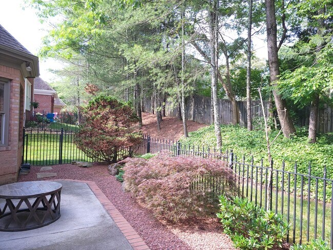 Building Photo - Knoxville 37934 - 4 bedroom, 3.5 bath home...