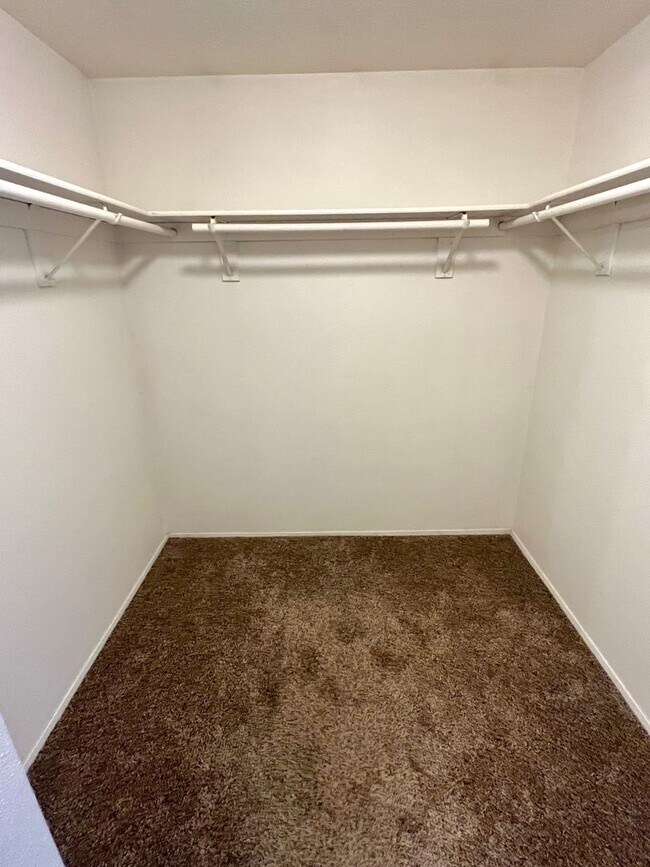 Building Photo - GREEJ03