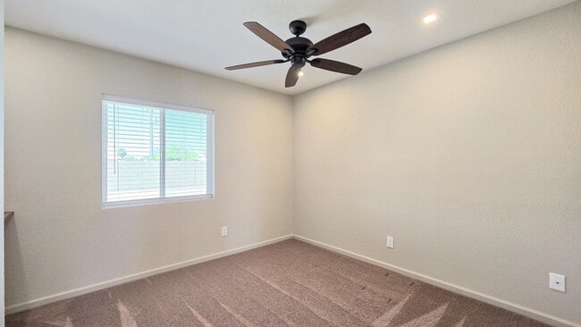Building Photo - 11740 N 74th Dr