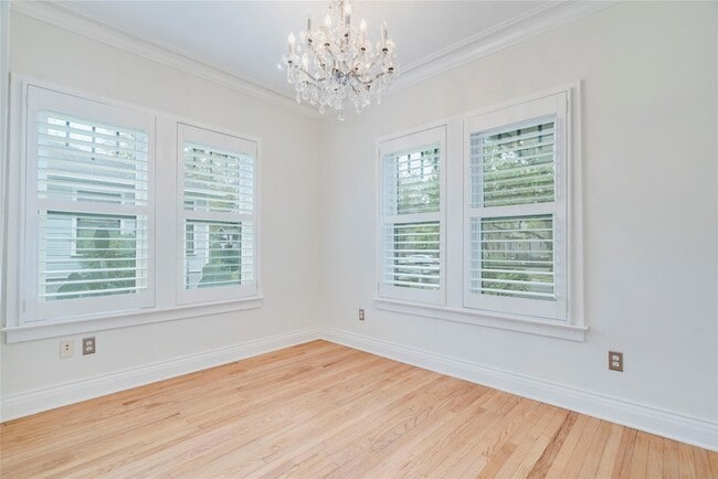 Building Photo - 512 E 49th St