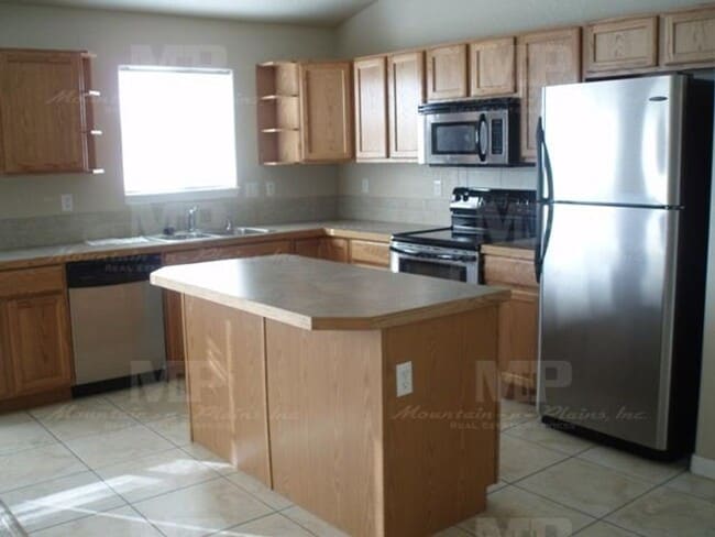 Building Photo - 277 S Ursula Ave