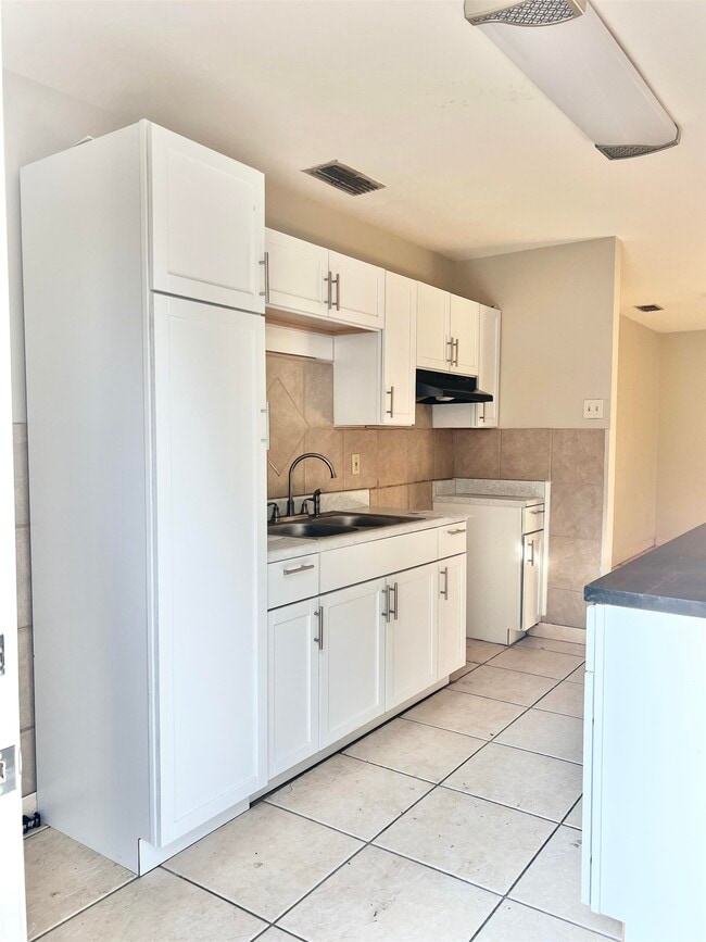 Building Photo - 1515 Quail Creek Rd