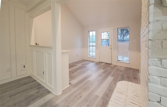 Building Photo - 1616 Scottsdale Dr