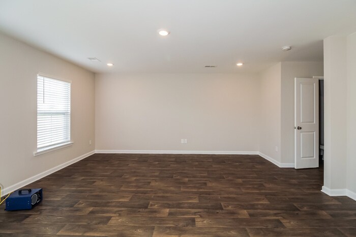 Building Photo - 425 Red Poll Wy
