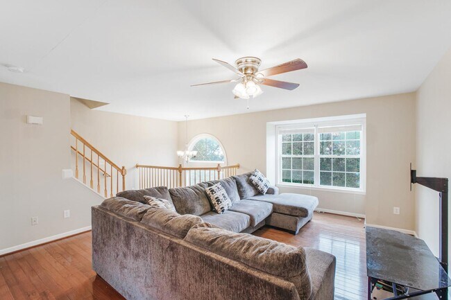 Building Photo - 405 Donelson Loop