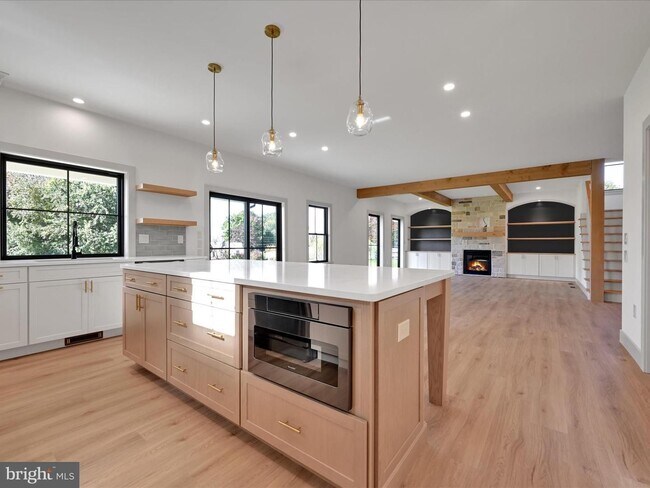 Building Photo - 4 Bed 3.5 Bath Brand New Custom Home in East Petersburg