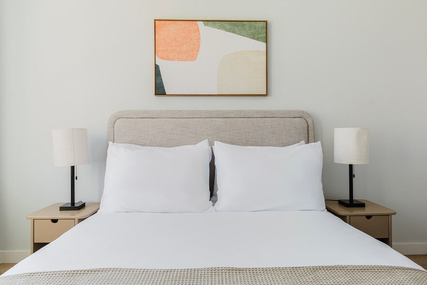 Building Photo - 68 Gold St