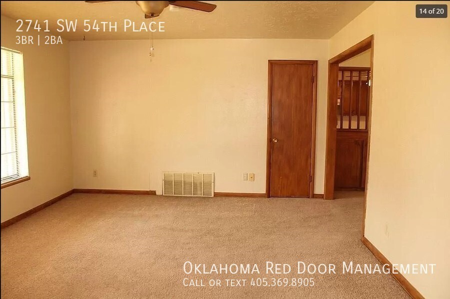 Building Photo - 2741 SW 54th Pl