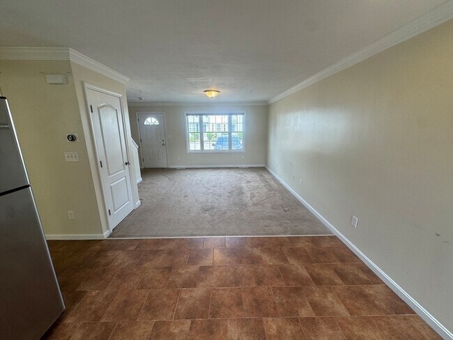Building Photo - 14 Merrimac Way