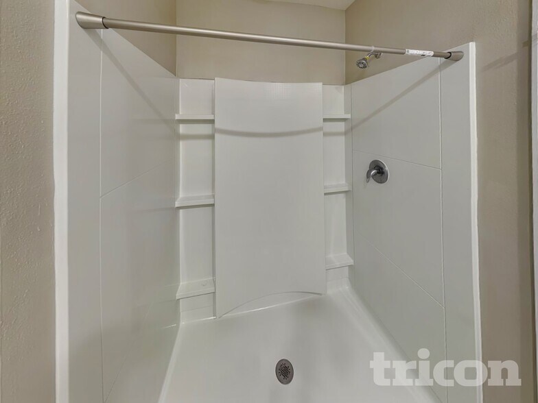 Building Photo - 4447 Blue Rock Dr