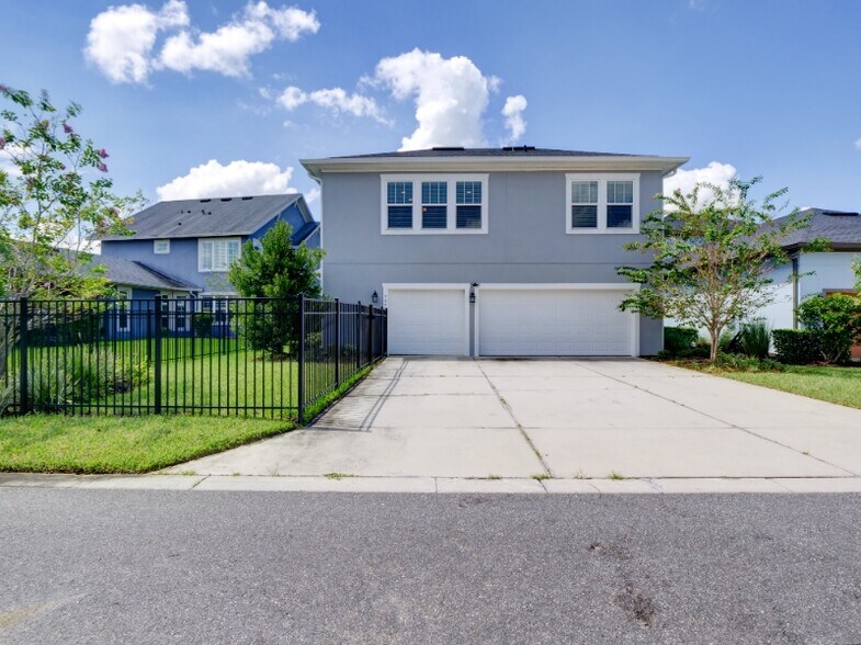 Building Photo - 13615 Sachs Avenue