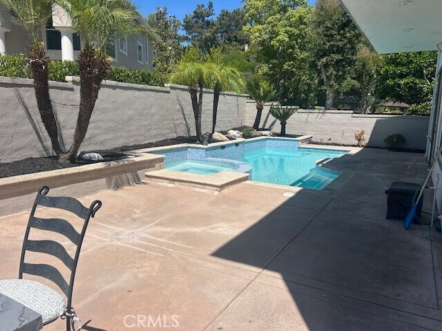 Building Photo - 27041 S Ridge Dr