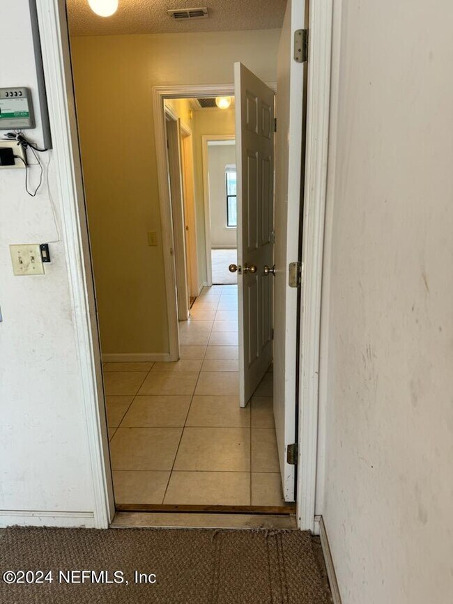 Building Photo - 13572 Lobo Ct