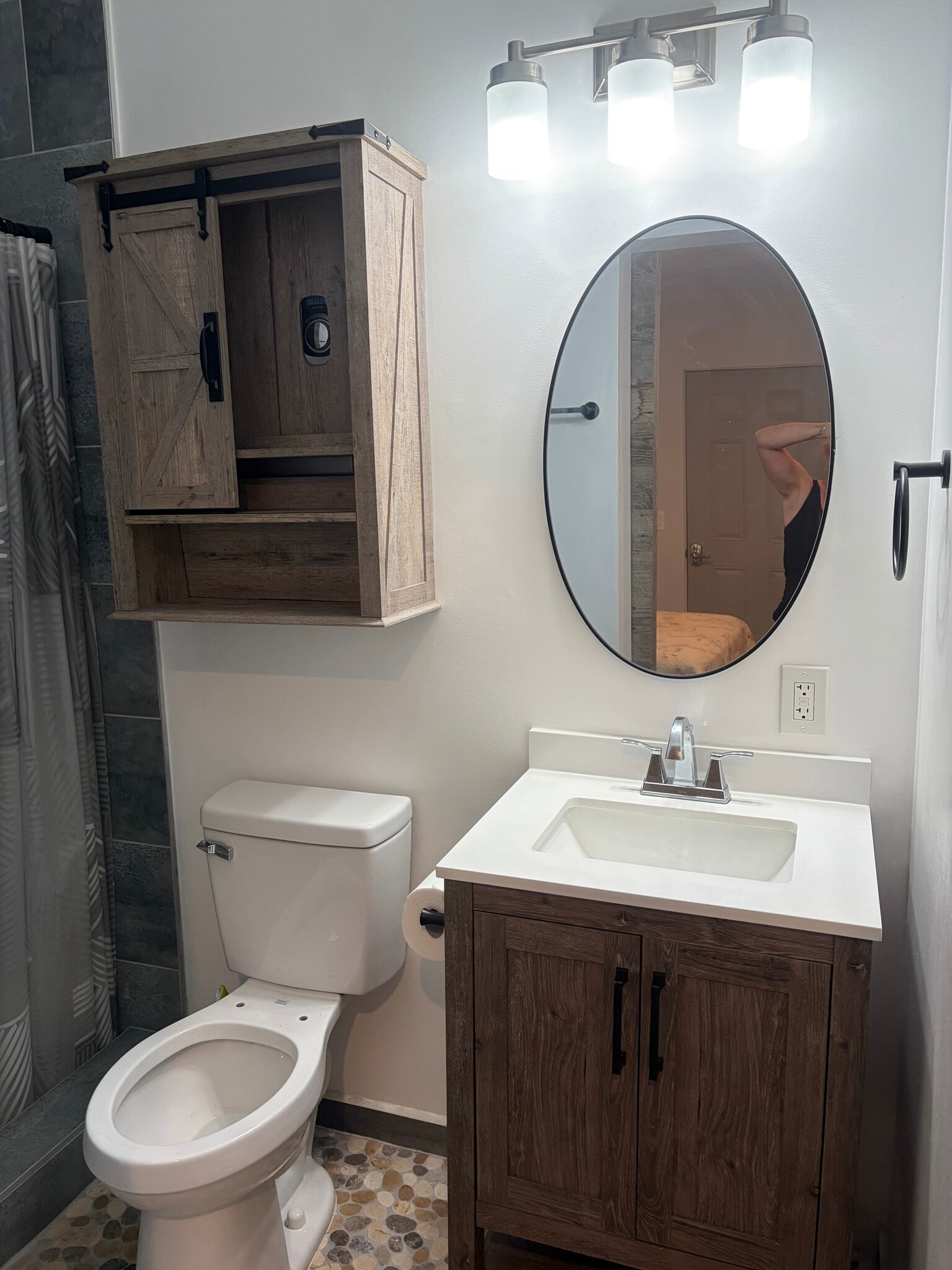 Bathroom - 433 S Fairview St