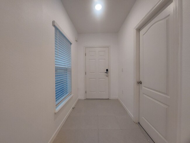 Building Photo - COMING SOON! Beautiful 3 Bedroom 2 1/2 Bat...
