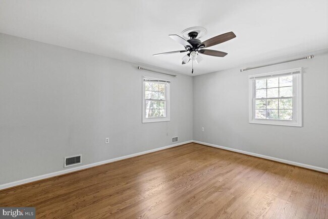 Building Photo - 39225 Foxhill Rd