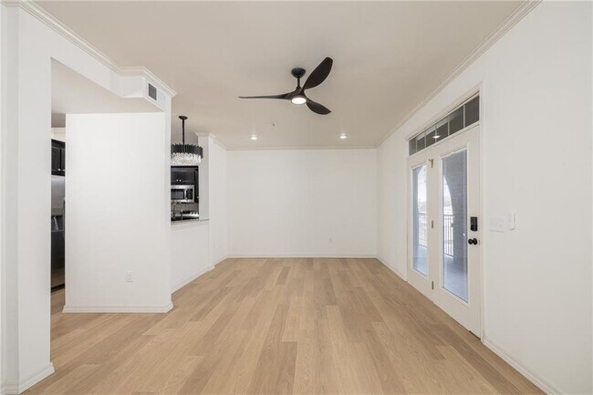 Building Photo - 1115 N Leverett Ave