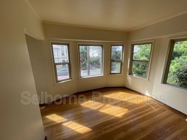 Building Photo - 518 41st St