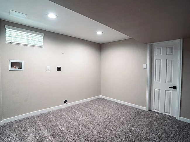 Building Photo - Remodeled 3 bedroom, 3 bath home with additional non-conforming bedroom in basement