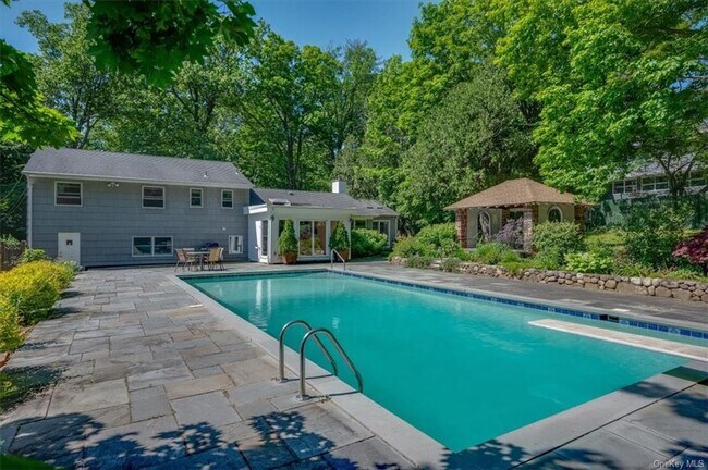 Building Photo - 112 Old Mountain Rd