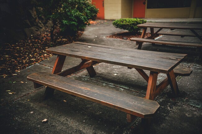 View of courtyard - La Mirada