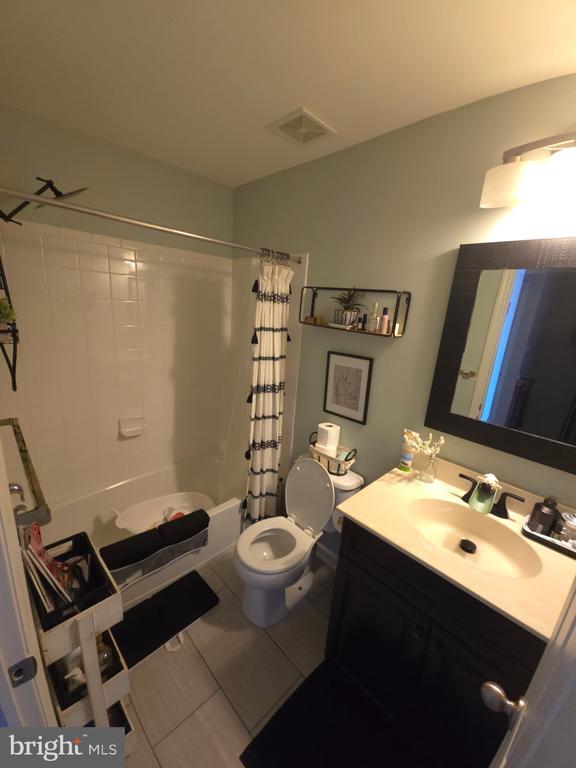 Building Photo - 1120 Munyon Dr