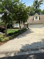 Building Photo - 14 Pipers Pond Ln