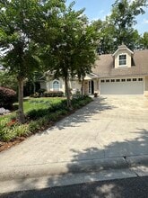 Building Photo - 14 Pipers Pond Ln