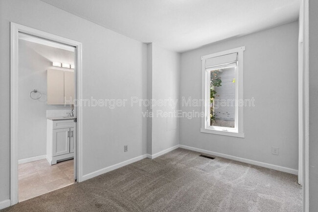 Building Photo - 1836 E 10th Ave