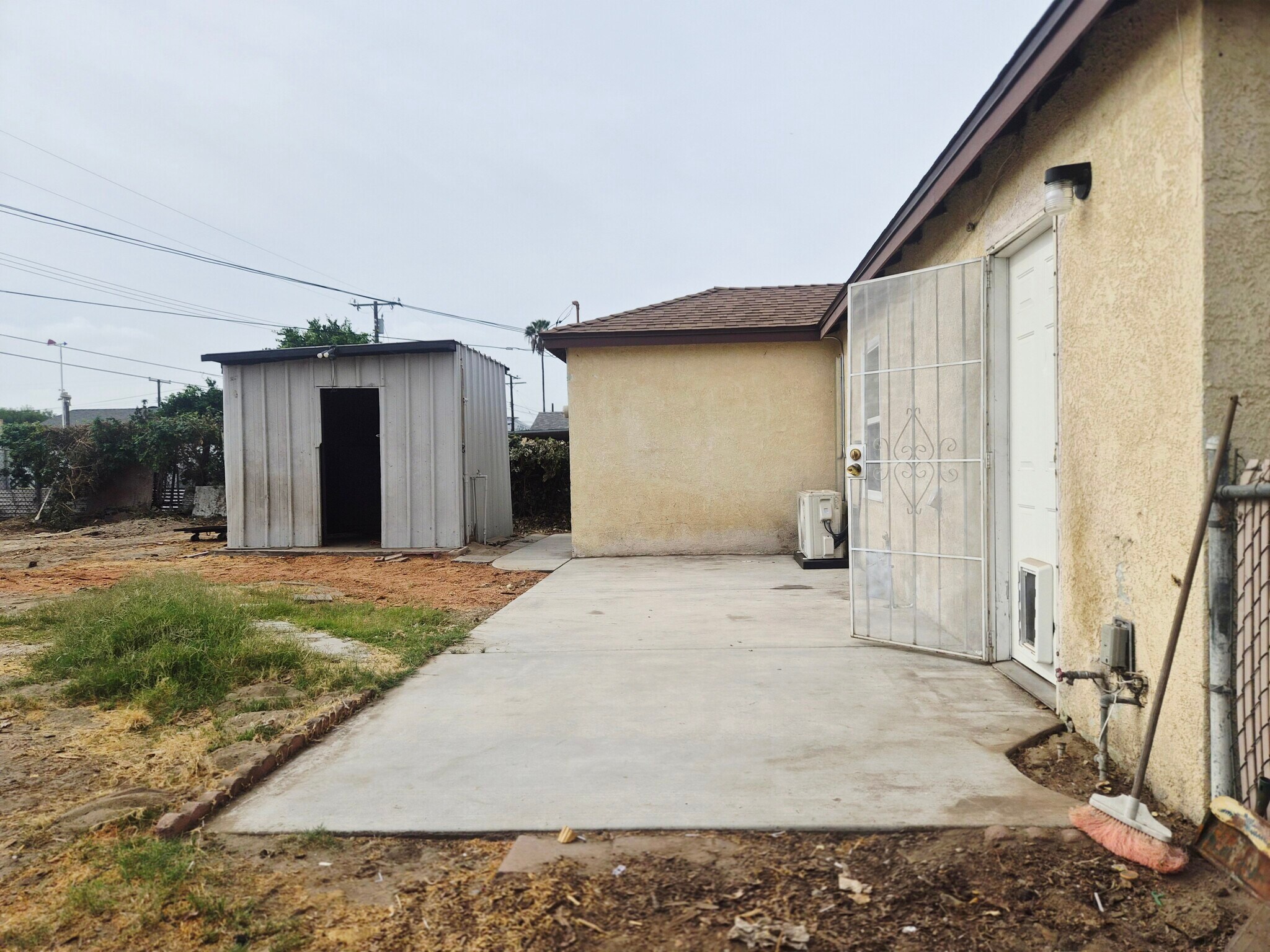 Building Photo - 9943 Catawba Ave