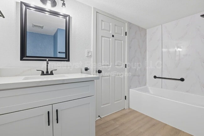 Building Photo - 6201 W Acoma Dr