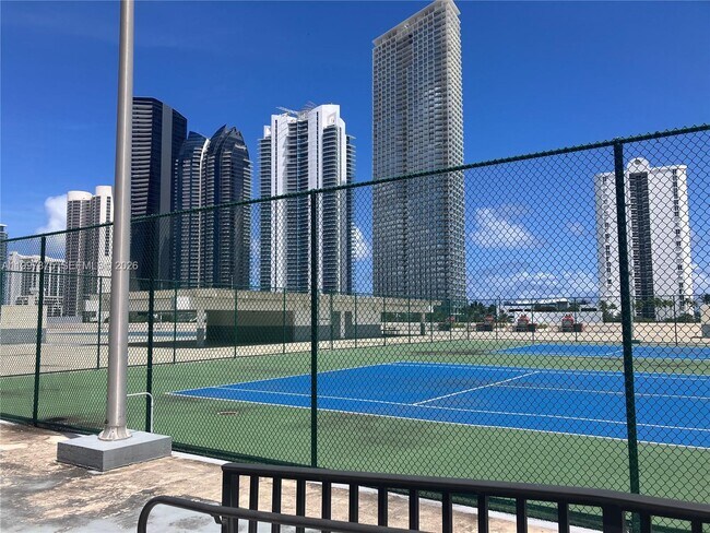 Building Photo - 16919 N Bay Rd