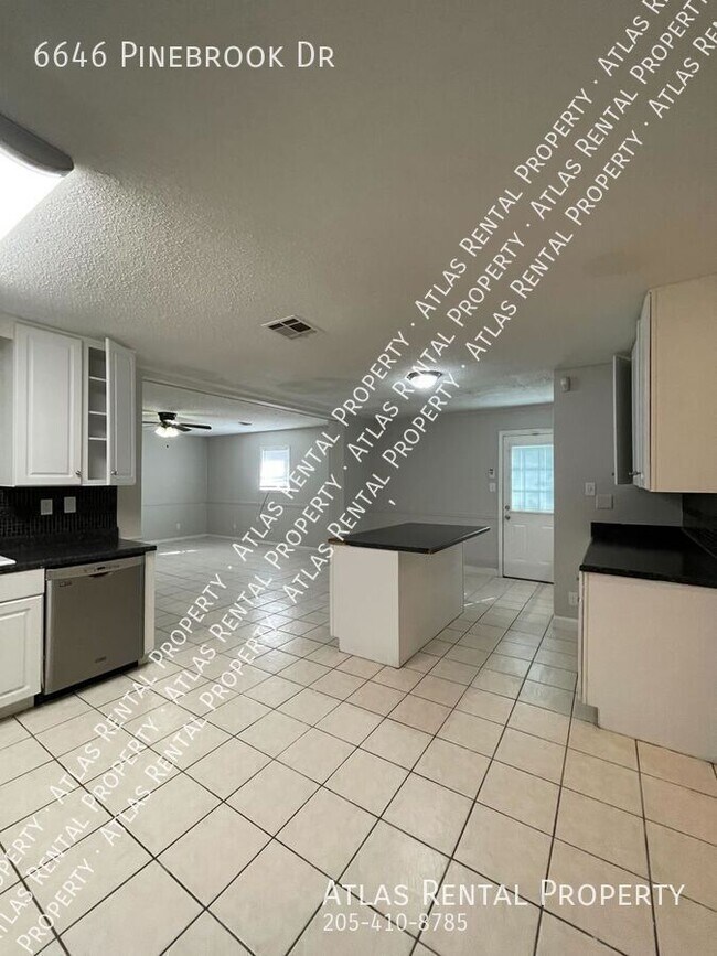 Building Photo - 6646 Pinebrook Dr