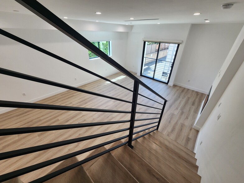 Building Photo - 6061 Fulton Ave