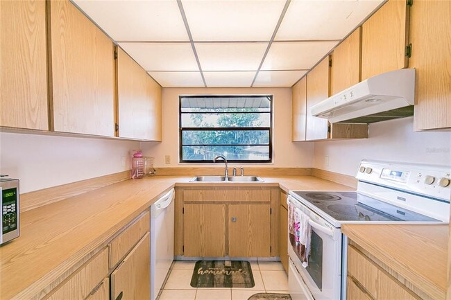 Building Photo - 1547 NE 2nd St