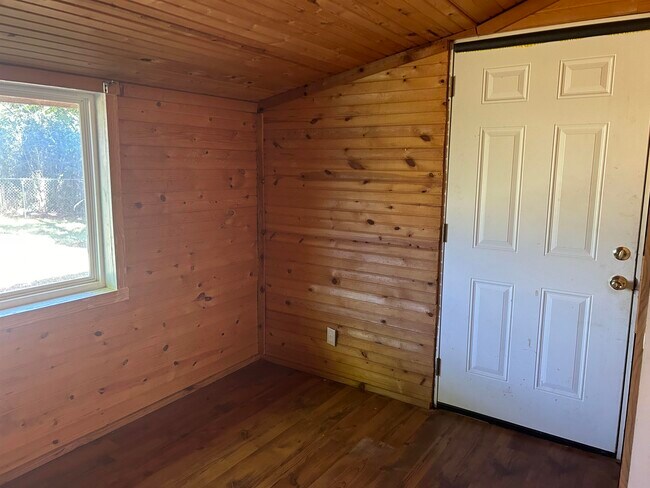 Building Photo - 15 Micanoty Trce