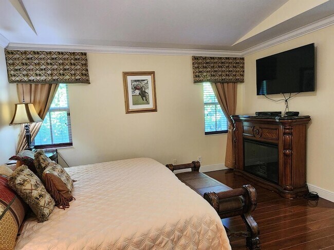 Building Photo - 2099 Greenview Cove Dr