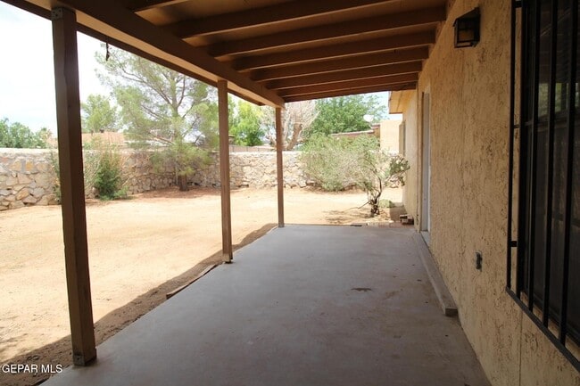 Building Photo - 10711 Ivanhoe Dr